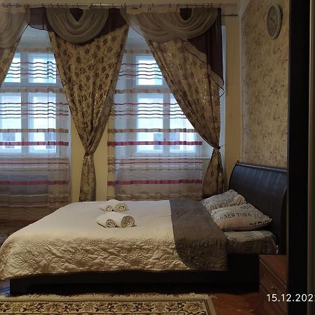 Apartment On Rynok Square Львов Экстерьер фото